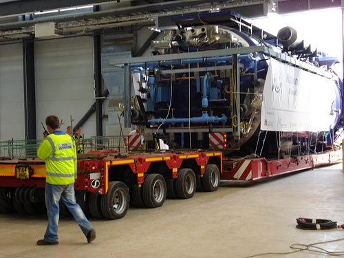 The 90 tonne autoclave arrives at the NCC