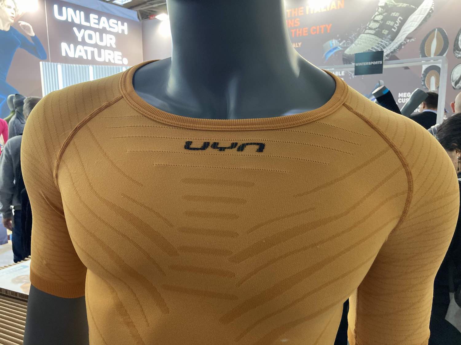 UYN MOTYON one-seam baselayer made with Natex at ISPO 2022. © Anne Prahl