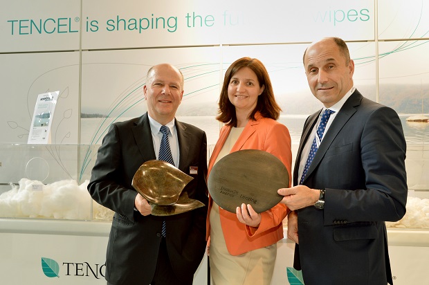 Tencel skin promotion campaign receives an award. From left to right: Dieter Eichinger, Head of the Hytec market segment at Lenzing; Elisabeth Stanger, Head of Hygiene at Lenzing; and Peter Untersperger, Lenzing CEO. © Lenzing