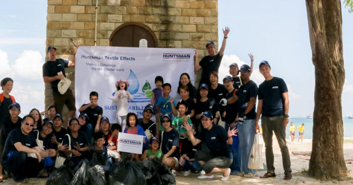 The latest ‘Sustainability in Action’ projects organised and conducted by the local Huntsman Textile Effects teams include tree planting, beach and park clean-ups, recycling and waste disposal campaigns and community talks. © Huntsman Textile Effects