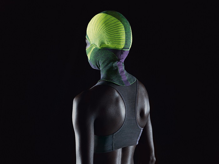 The mask features 3D-knitted pre-shape qualities for a more comfortable fit. © Stoll