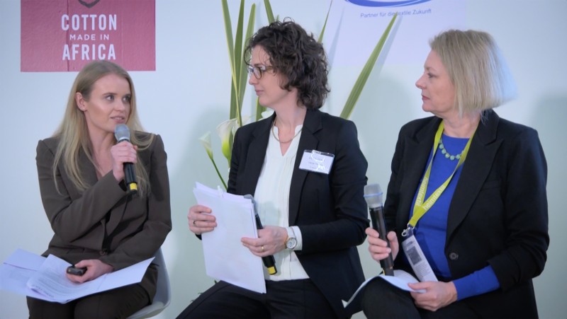 Oeko-Tex podiums discussion with Jennifer Marks, chief editor of Home & Textiles Today, about the topic of sustainability and its importance for Generation Y. © Oeko-Tex