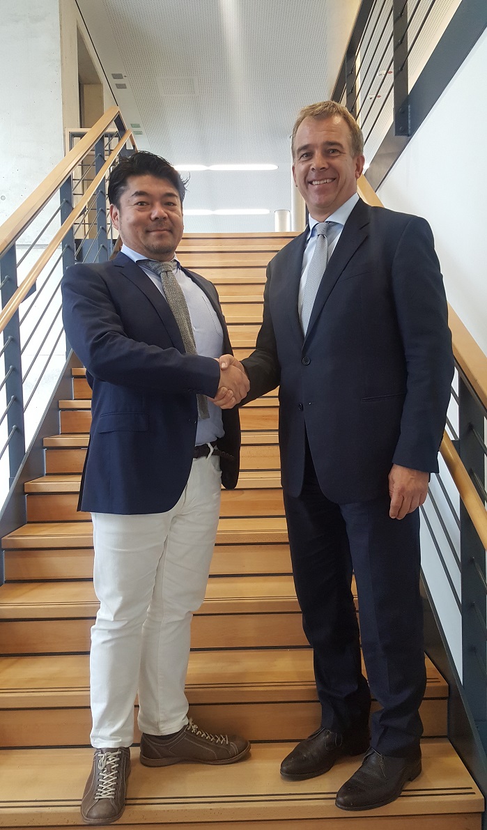 Toshi Sugahara and Dr Michael Effing in Aachen at the kick-off meeting for the strategic partnership. © AMAC GmbH
