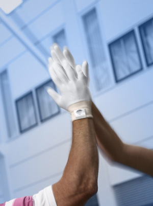 Dyneema Dioamond technology in knitted protective gloves