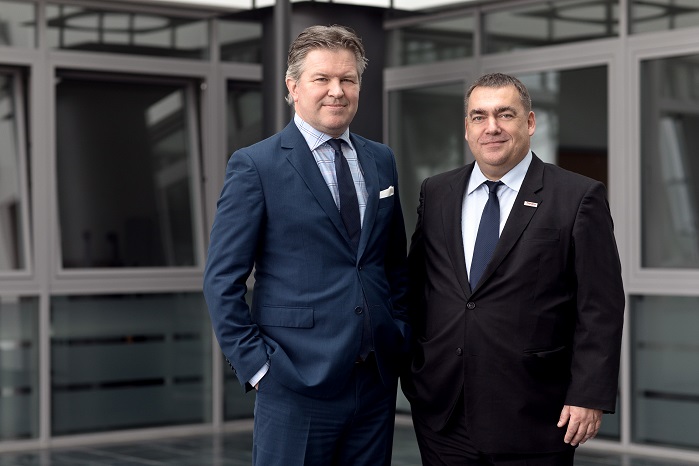 From left to right: Head of the Filament BU Edo Lieven and Trevira CEO Klaus Holz. © Trevira GmbH