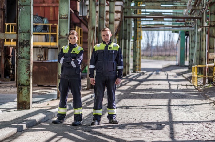 ProGARM’s key goal is to provide flame resistant safety clothing that offers the ultimate protection from the risks and hazards in which the wearers have to work. © ProGARM