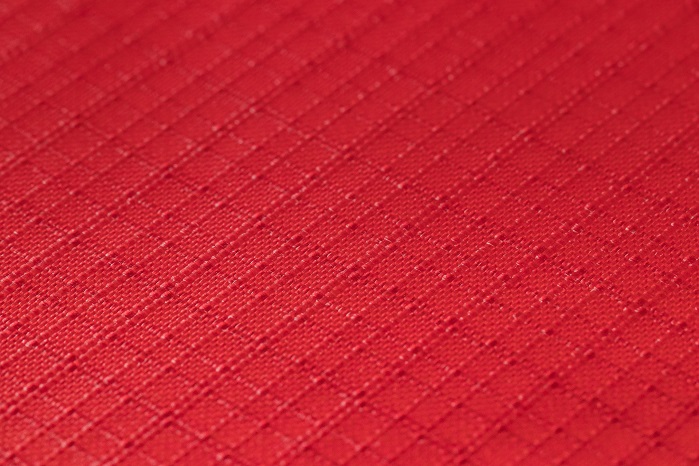 The fabric is available in two signal colours. © Porcher Sport 