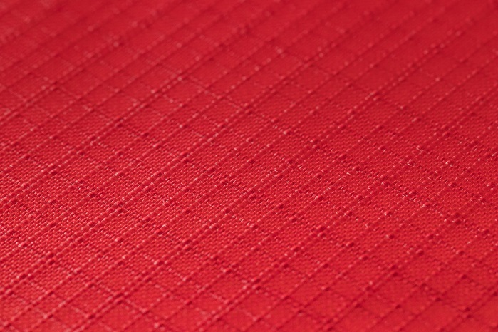 The fabric is available in two signal colours. © Porcher Sport 