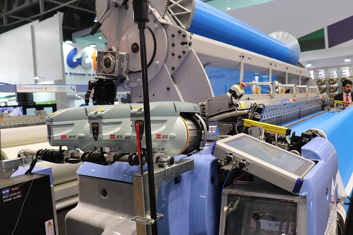 Van de Wiele double rapier weaving machine for distance fabrics