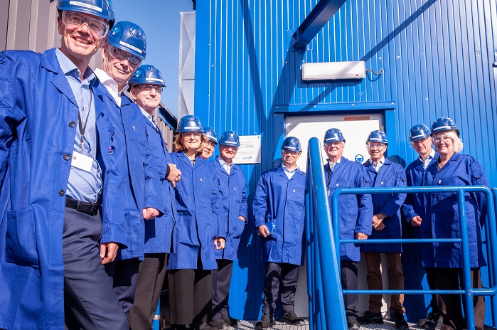 Members of the board and management next to the new loading facility. © Synthomer