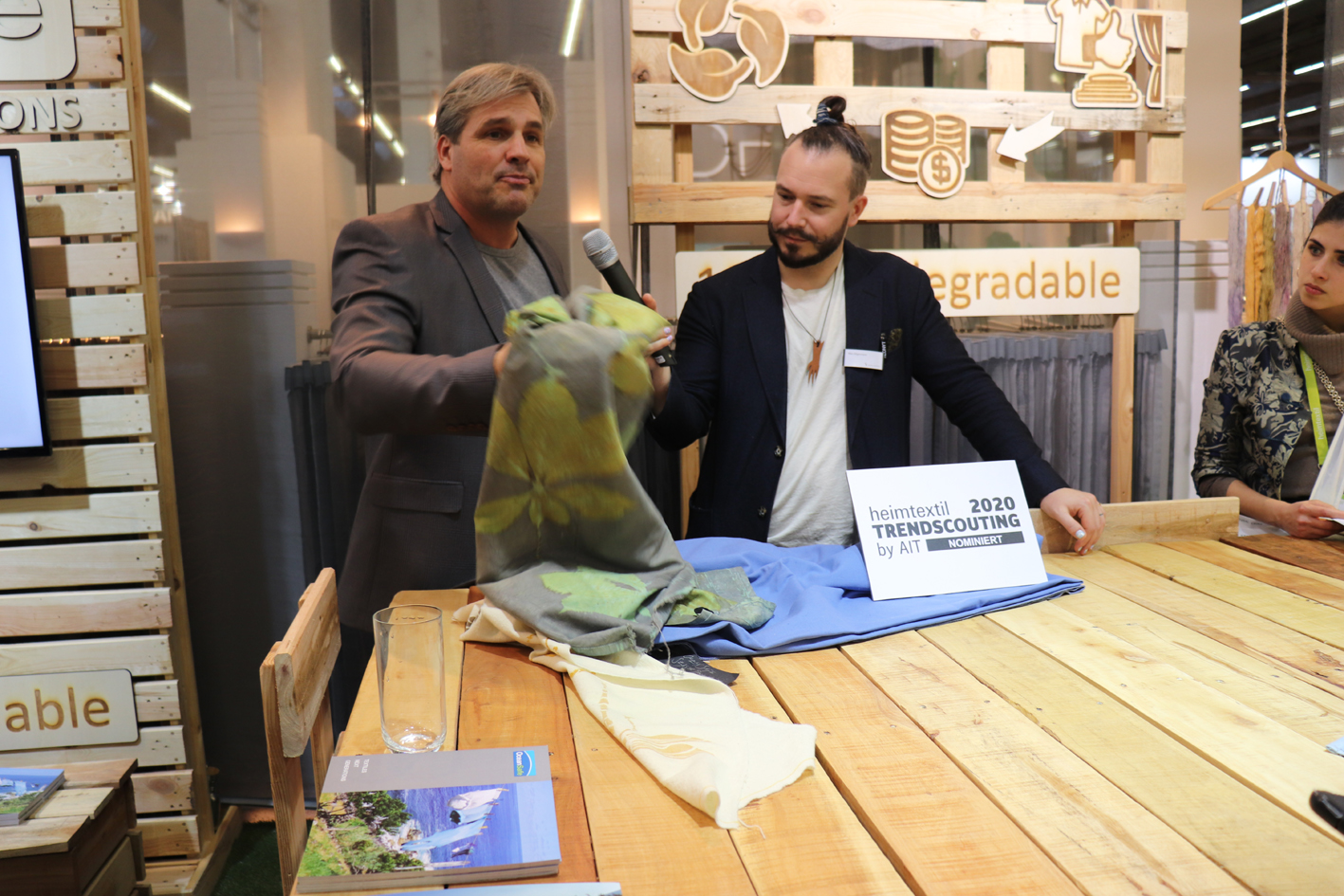 DDF managing director Manuel Schweizer explains the OceanSafe concept to Max Gilgenmann of Kaleidoscope. Image: Adrian Wilson