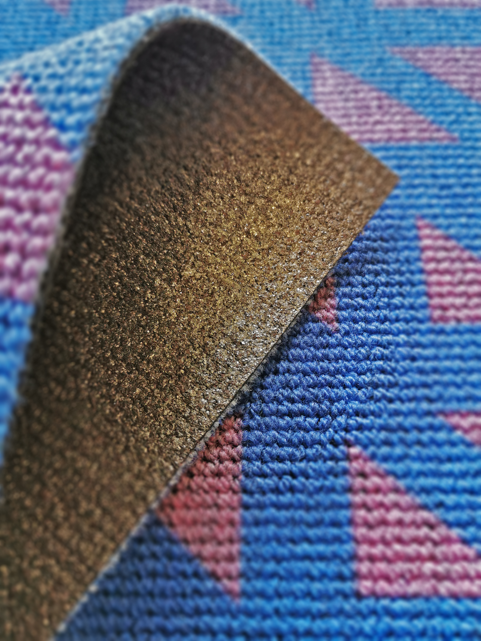 Flame retardant aviation carpet with recycled PVB based binder