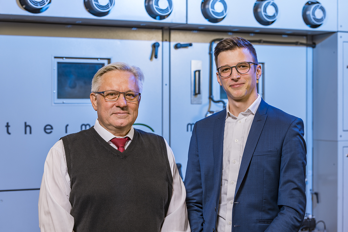 Monforts Head of Technical Textiles Jürgen Hanel and textile technologist Jonas Beisel. © Monforts.