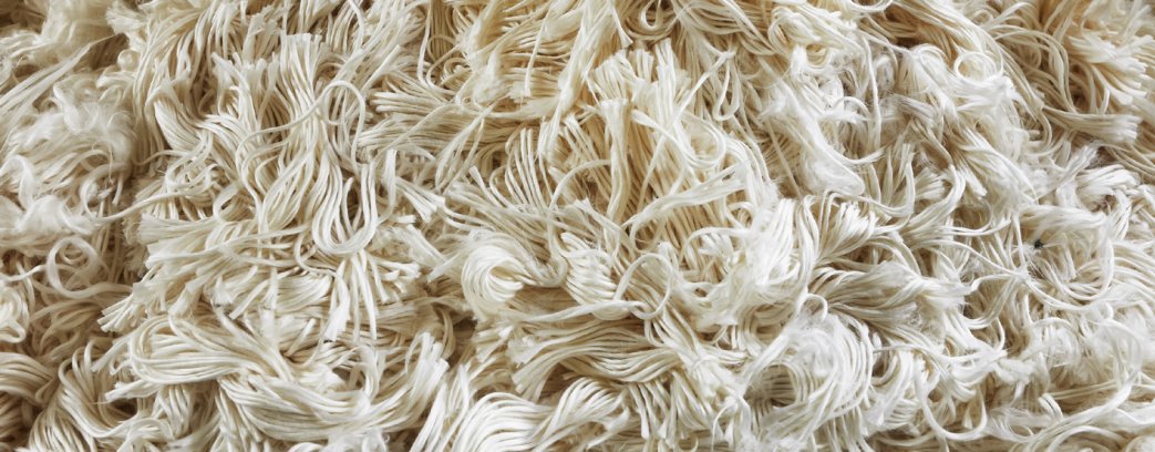 Reclaimed cotton waste at the Dietenheim plant. © Gebr. Otto