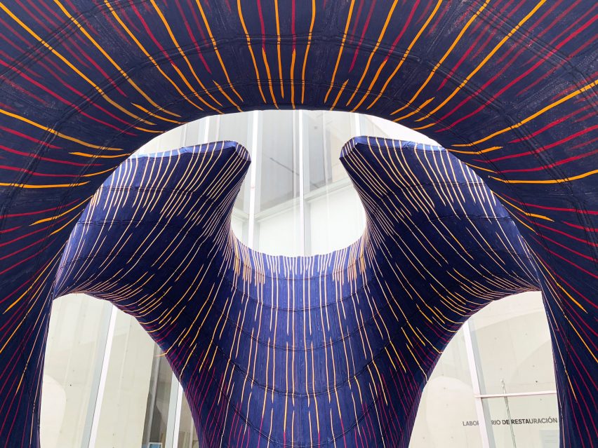 A double-curved concrete shelled pavilion, constructed using Knitcrete by Zaha Hadid Architects and ETH Zurich on display in Mexico City. © ETH Zurich