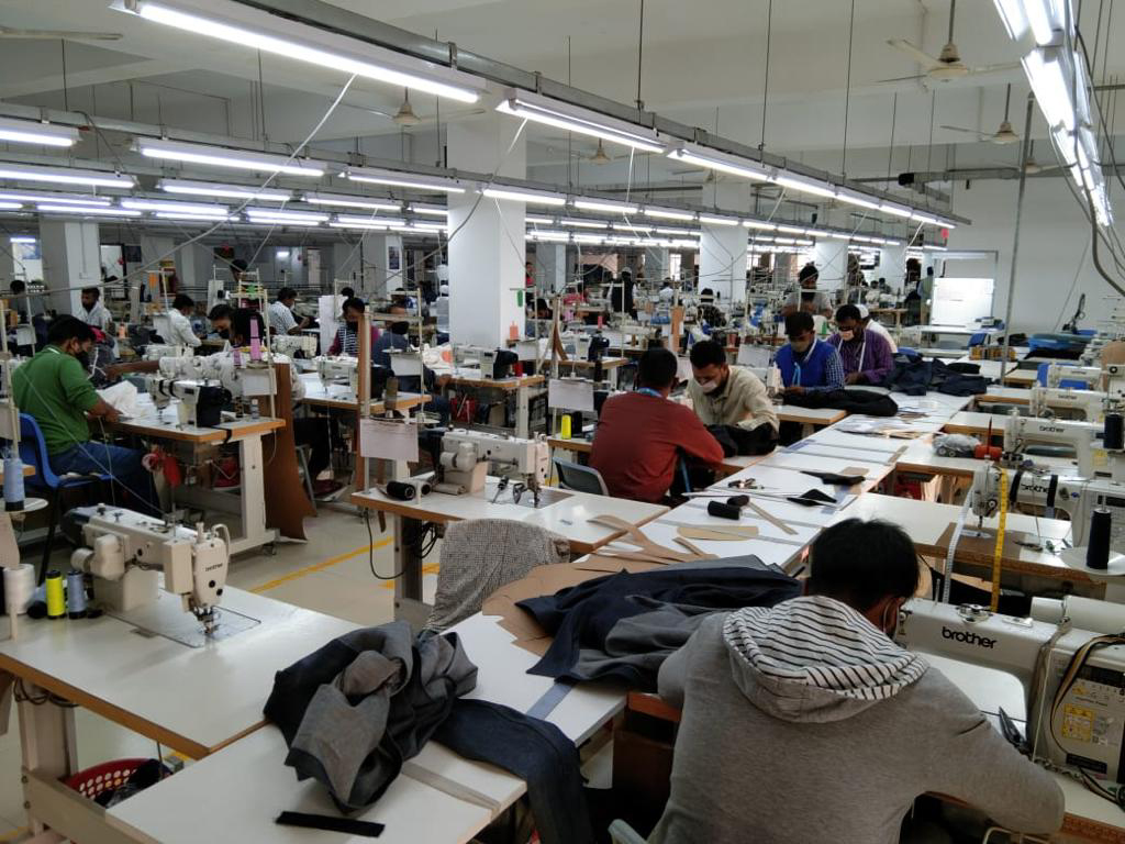 The company has a sewing capacity of 100,000 garments per day, with 67 lines dedicated to denim garment production. © Tusuka 