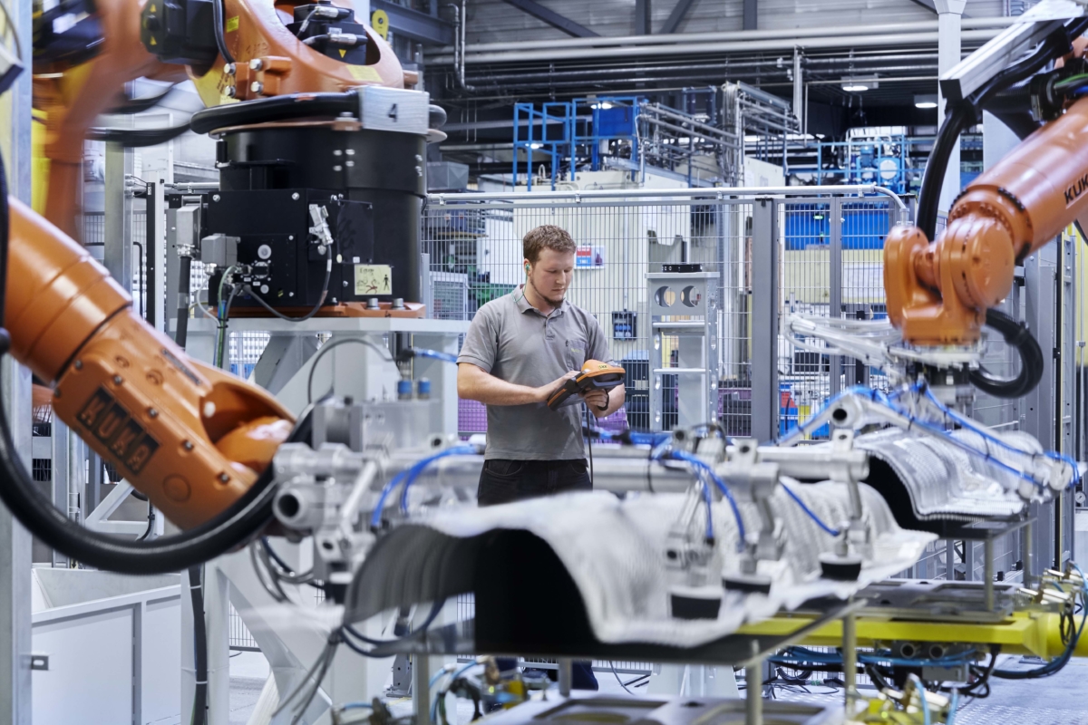 Delay expected in automotive industry recovery