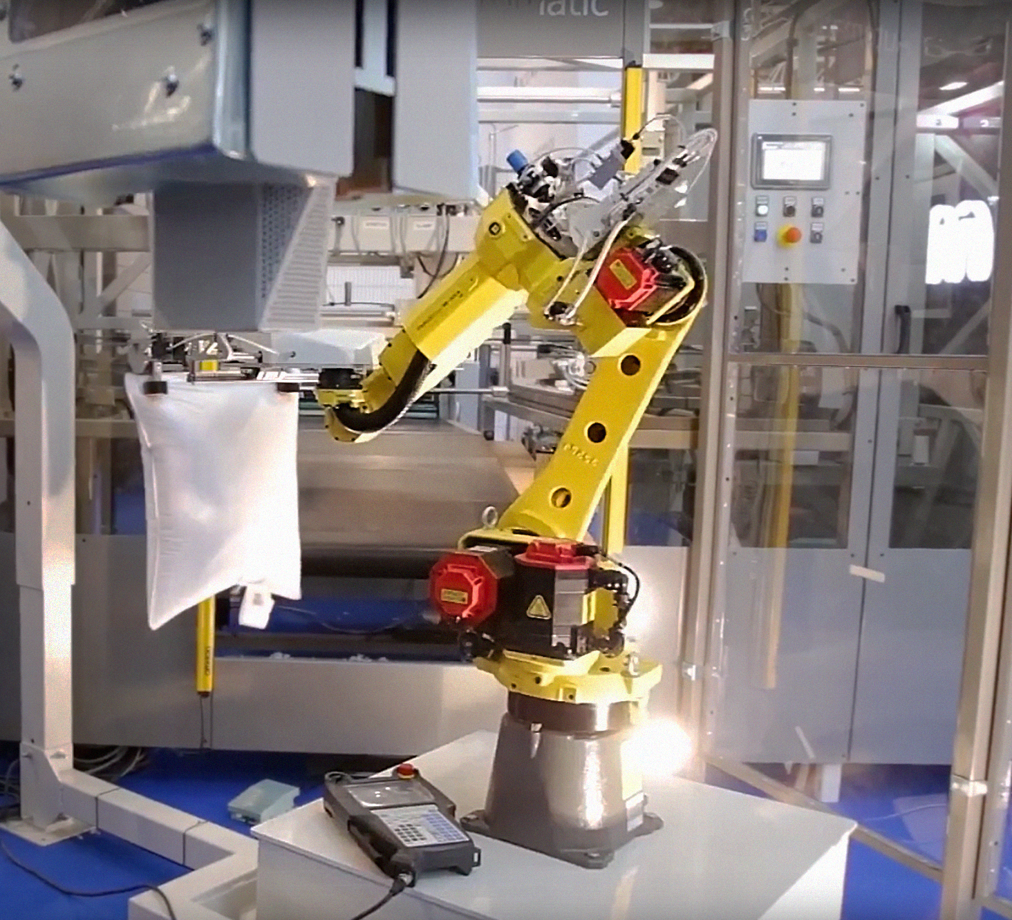 Robotic pillow-making system from ACG Kinna Automatic. © ACG Kinna