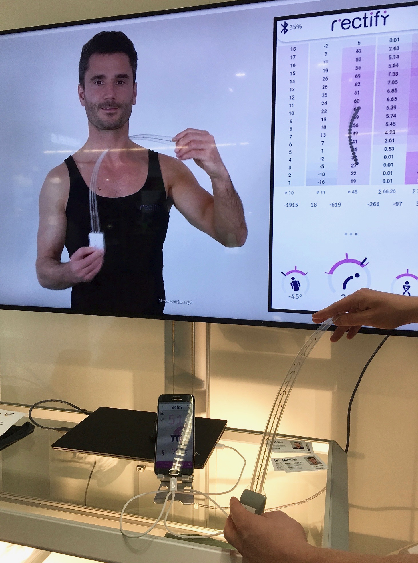 MinkTec’s FlexTech is a 3D flexible shape sensor with the ability to sense and measure spine shape in order to prompt correct posture. © Marie O’Mahony