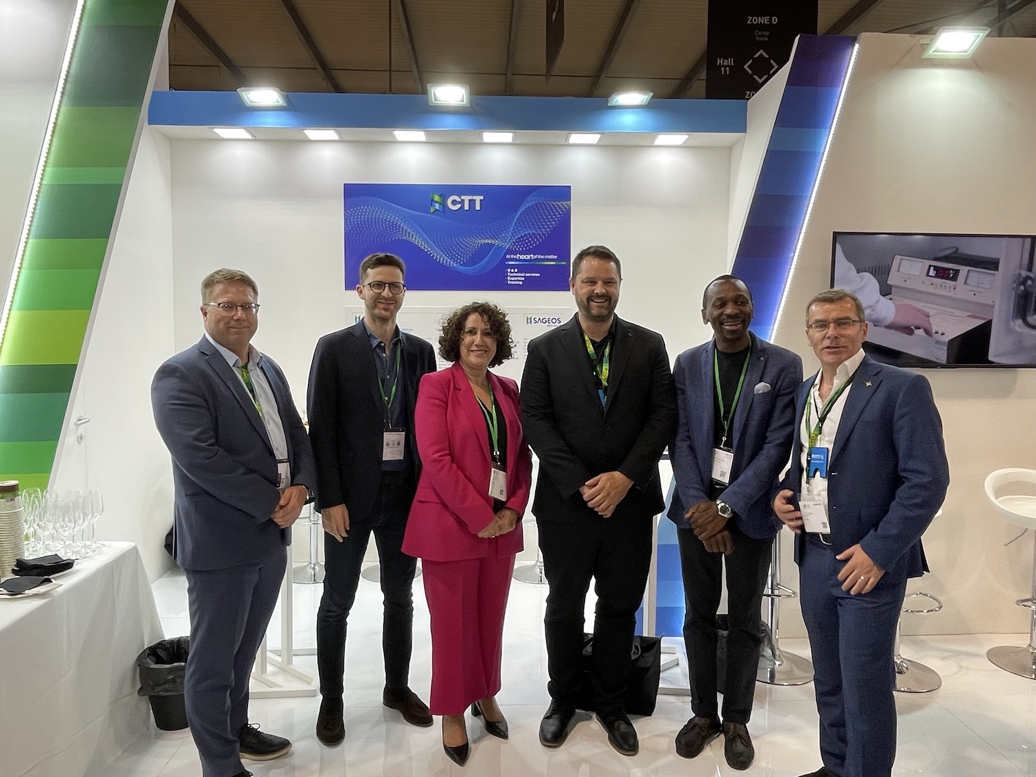 From left to right: Dany Charest, General Manager of TechniTextile Québec; Simone Grassi, Trade Commissioner at Embassy of Canada to Italy; Paulette Kaci, Executive Director of Vestechpro; Mathieu St-Arnaud Lavoie, executive director of mmode; Ralph Maloumby Baka, Research and Innovation Attaché of Gouvernement du Québec in Italy; and Valerio Izquierdo, Vice-President, Business Development and Partnerships, of CTT Group. © Primacom Inc.