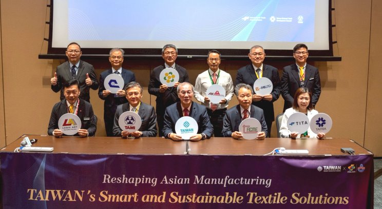 Speakers from the six Taiwan companies in Singapore. © TAITRA