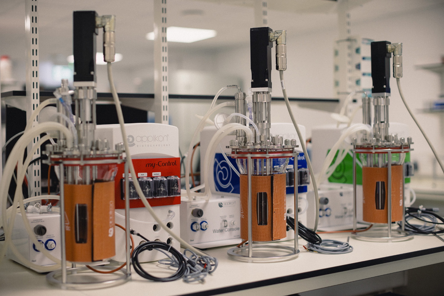 AI is being harnessed to design new plastic-free protein-based fibres. &copy; Solena