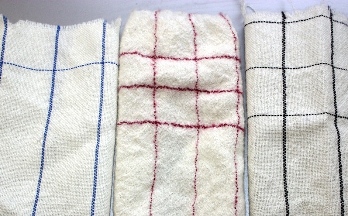 Woollen test fabric treated with silver colloid and SA/TSA complex: pickled(left), untreated (middle), felt-free (right). ©Hohenstein Institute