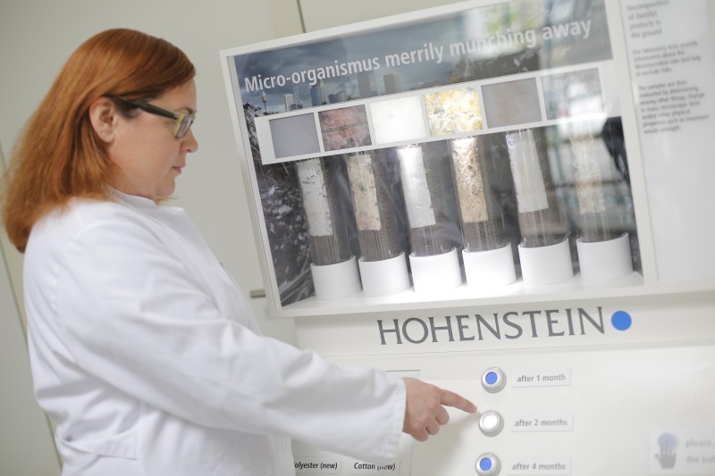 Textiles are tested against various different parameters, such as: How quickly does the textile product degrade in soil in which there is microbiological activity? Does this subsequently lead to a toxic environmental impact? © Hohenstein Institute 