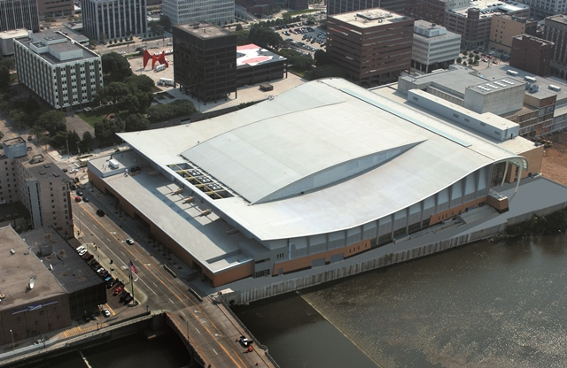 Milliken’s reinforcement fabrics in action on a roof of the new convention center in Grand Rapids, Michigan. © 2015 Milliken & Company