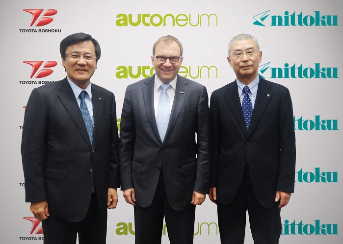 The three automobile suppliers Autoneum, Nittoku and Toyota Boshoku agree an expansion of their existing collaboration through joint R&D activities. © Autoneum