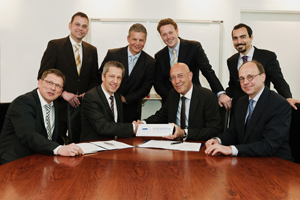 Signing of agreement. Standing: Robert Grüneberg (Gruschwitz), Edwin Grootendorst, Jeroen Dorenbusch, Juan MartÃ­n Callego (DSM Dyneema). Sitting: Klaus Gudat, Ditmar Schultschik (Gruschwitz), Gerard de Reuver, Jos van Beek (DSM Dyneema). (Photo DSM Dyneema, DYNPR200)