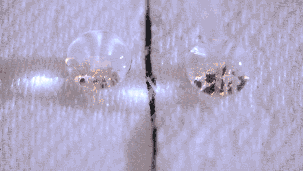 Comparison of droplets on a coated surface (left) and an untreated one (right). © Varanasi and Gleason research groups