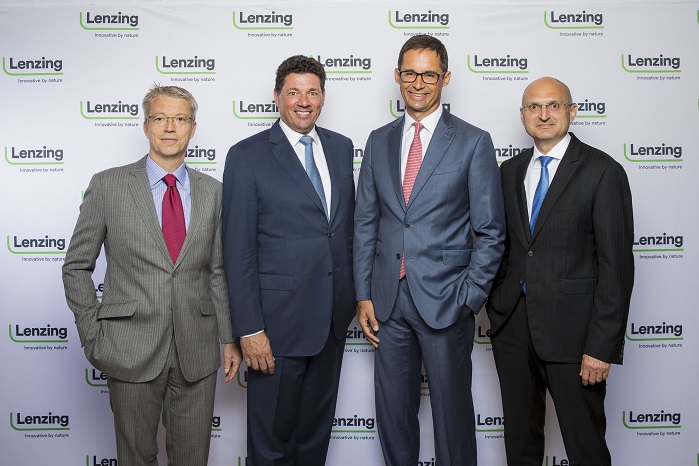 Management Board: Heiko Arnold, CTO, Robert van de Kerkhof, CCO, Stefan Doboczky, CEO, Thomas Obendrauf, CFO. © Lenzing AG