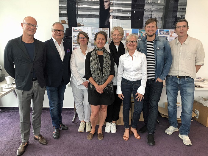 Jury of the new exhibition f.l.t.r.: Markus Hilzinger, Bernhard Zimmermann, Claudia Herke, Sylvia Leydecker, Anke Vollenbröker, Corinna Kretschmar-Joehnk, Sebastian Herkner, Cem Bora. © Trevira