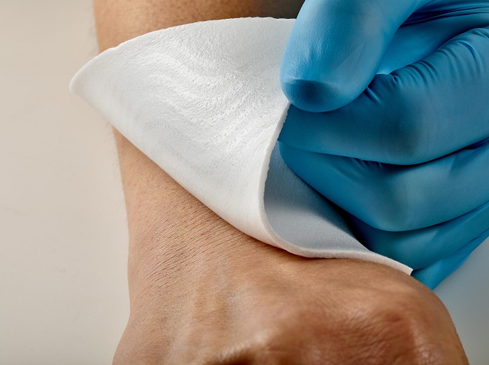 Freudenberg's PU foam with silicone coating helps customers to offer wound dressings that are much more flexible than conventional products. © Freudenberg
